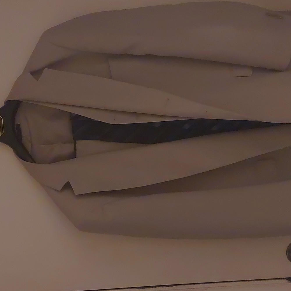 Three pieces suit with tie